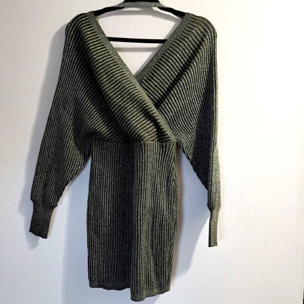 2 FOR 20 SALE HWA Apparel Green Metallic Ribbed Long Sleeve Dress Size L